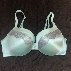 Victoria’s Secret Aqua push up bra with lace detail